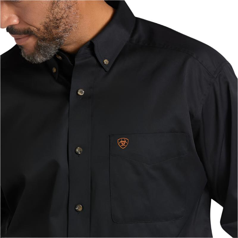 Ariat Men's Solid Twill Classic Fit Shirt